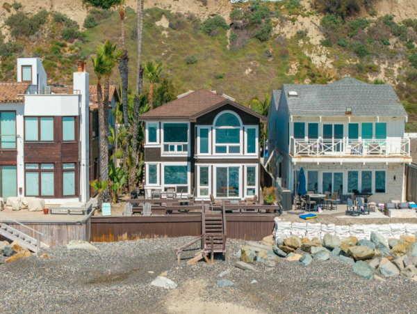 Oceanfront Retreat in Capo Beach - Luxurious 4-Bedroom Getaway
